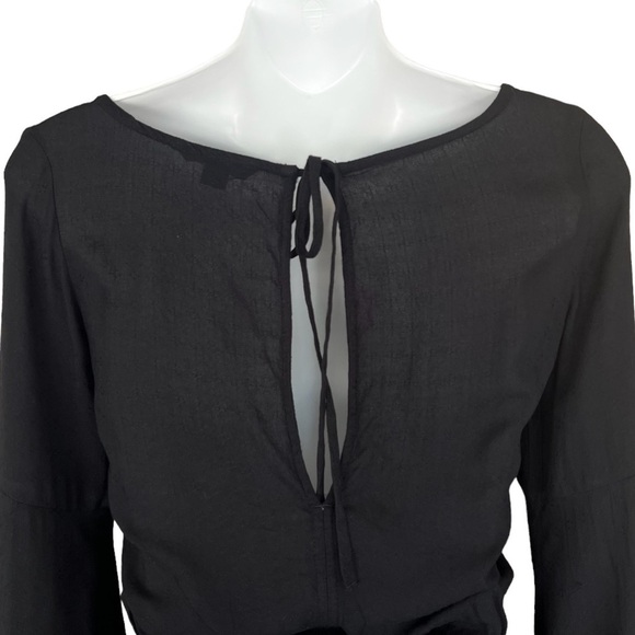 American Eagle Floral Embroidered‎ Detail Bell Sleeve Short Romper - Picture 7 of 14